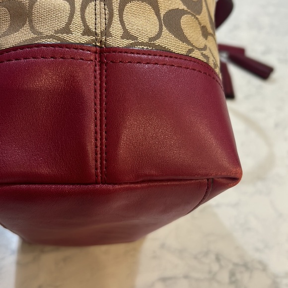 Coach adjustable strap bucket bag EUC! - Picture 9 of 17